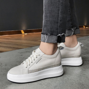 米白色鞋子春季增高