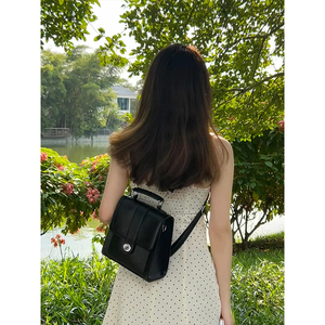 香港代购黑色真皮双肩背包包女2024新款夏季设计感小众通勤小皮包