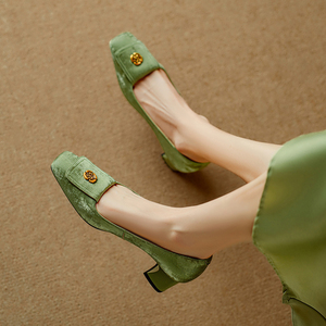 新中式国风真皮方头浅口粗跟单鞋女春季百搭通勤中跟大码瓢鞋绿色
