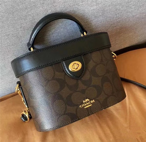 木木北美coach蔻驰正品奥莱22新kay手提饭盒斜跨女包 盒子包