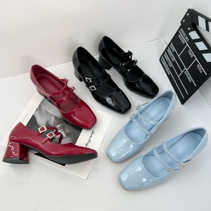 外贸大码法式小香风水钻粗跟单鞋2024方头浅口酒红色复古玛丽珍鞋