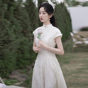 新中式国风改良连衣裙女夏季新款旅拍白色复古国潮气质收腰长裙子