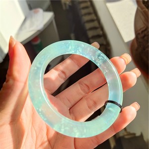 天然岫玉天青冻手镯 蓝冰暴风雪飘花女士玉镯精品手环促销中