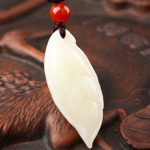 和田玉树叶吊坠女款金枝玉叶送女友必选情侣礼物玉石柳叶白玉挂坠