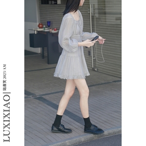 LUXIXIAO连衣裙2024新款宽松长袖防晒设计感韩版套头高腰A字短裙