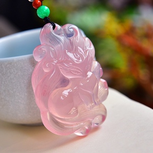 天然莫桑比克星光粉晶九尾狐吊坠项链芙蓉石精雕