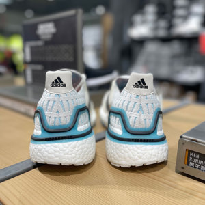 adidas/阿迪达斯跑步鞋男子ultraboost cc_1 dna缓震运动鞋gz9321