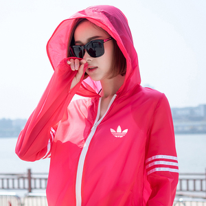夏季阿迪达斯品牌防晒衣女短款轻薄防紫外线透气三叶草防晒服外套