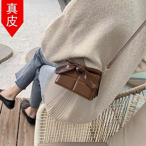 香港代购真皮精致小包包女士2024新款质感斜挎小包棕色手提小方包
