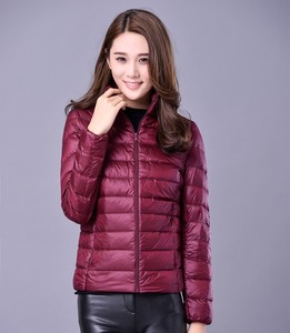 波斯登轻便超薄款特大轻薄羽绒服女短款立领加肥加大码胖mm