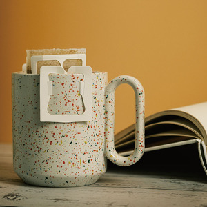 ins风椭圆圆形手柄马克杯简约陶瓷创意小众情侣泼墨波点咖啡杯子