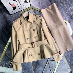 巴宝莉双排扣经典风衣