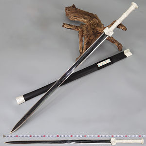 四面剑长剑八面汉剑花纹钢硬剑宝剑一体硬剑龙泉剑刀剑兵器未开刃