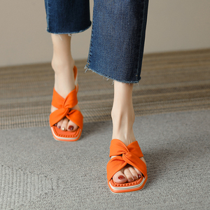小花叔 chic巨好穿~真皮交叉绑带坡跟凉拖女夏厚底外穿休闲拖鞋