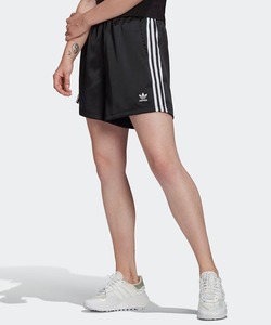 日本代购 adidas GN2774 女款三叶草刺绣运动短裤