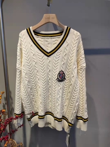 速映女装2022春季新款中长款微领米白色毛衣