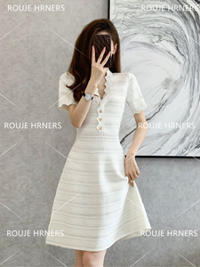 法国rouje hrners法式连衣裙女名媛风白色冰丝针织花瓣领显瘦裙子