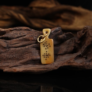 000人付款淘宝西藏灵骨油润包浆满工雕刻带咒点佛珠