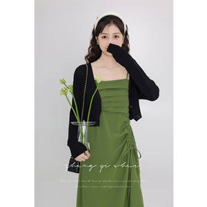 张汽水2024春季新款绿色吊带显瘦连衣裙黑色针织开衫上衣两件套女