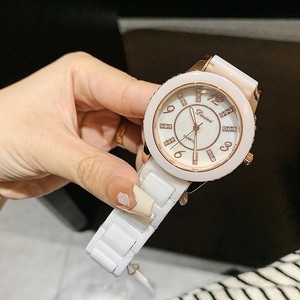 小香风2024新款韩版白色陶瓷表带女表潮流时尚女士手表女气质腕表