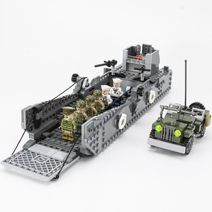 军事战舰诺曼底气垫登陆艇吉普车两栖装甲两栖步兵车拼装积木玩具