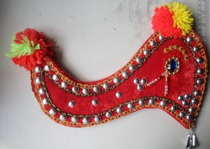 云南民族彝族帽子公鸡头饰/鸡冠彝族帽/手工银泡彝族鸡冠帽头饰