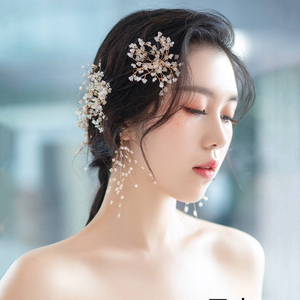 头上戴的饰品女孩