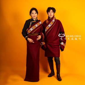 藏袍男女情侣款藏族婚服藏装 氆氇边凤尼纯色简约藏服 拉萨康巴款