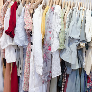 女装杂款连衣裙春夏服装广州实体一手货源批货厂家混批衣服拿货