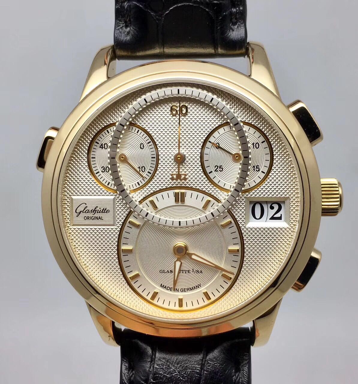 2,格拉苏蒂手表的价格是可靠的.复刻表商