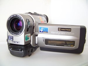 Sony/索尼CCD-TRV99E磁带摄像机Hi8 V8mm传统卡带Vlog录相导带PAL