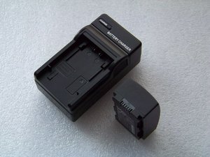 适用三星 IA-BP105R HMX-F80 F90 HMX-F800摄像机电池充电器