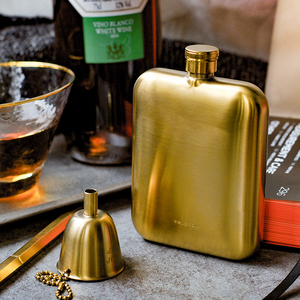 现货replay金色方形酒壶便携随身酒瓶带盖大容量金属
