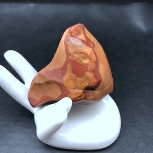 新疆哈密戈壁地表玉化彩泥石天然画面原石造型观赏小手把件23-1