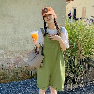 绿色背带裤女夏季薄款2022新款高腰显瘦宽松休闲直筒时尚短款裤子