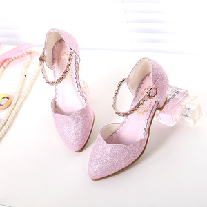 公主裙和高跟鞋