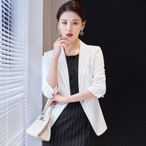 白色条纹小西装外套女早春新款韩范通勤内搭条纹连衣裙西服两件套
