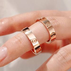 卡地亚戒指带钻