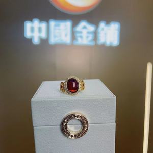 中国金铺-天然珠宝琥珀血泊设计款戒指送礼盒证书K156