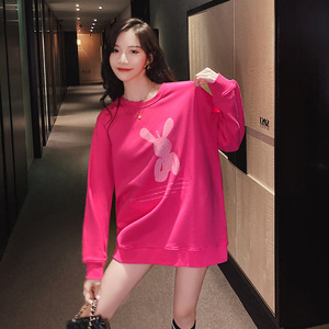玫红色卫衣女2020新款春秋薄款宽松版中长款小熊印花上衣女ins潮