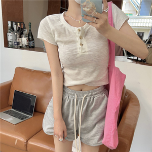 辣妹露脐纽扣开胸短袖t恤女高腰短款爵士舞服装白色薄款上衣夏季