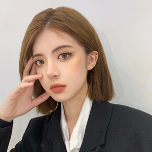 假发女短发中分无刘海bobo头时尚网红气质修脸短直发自然全头套式