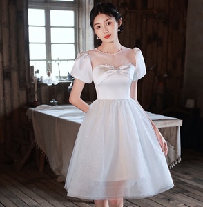 白色毕业小礼服领证登记生日艺考连衣裙女成人轻奢小众主持人裙子