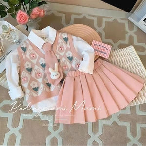 女童秋装套装2024年新款童装网红女宝宝兔子针织马甲衬衫三件套裙