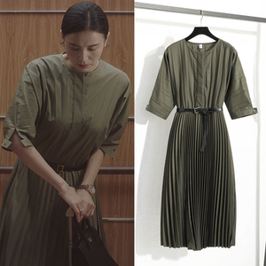 小舍得宋佳南俪同款衣服女夏季新款短袖宽松压褶高腰军绿色连衣裙
