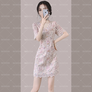 高级感法式名媛粉色连衣裙女2024夏季新款气质收腰中长款蕾丝裙子