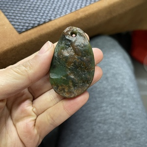 和田玉俄料山流水碧玉红皮无事牌33.6*52.1*12.