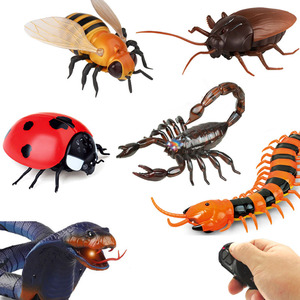 新奇特仿真遥控整蛊玩具 红外感应蟑螂蝎子昆虫 电动模型会动的蛇