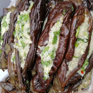 东北特色老式蒜茄子咸菜无添加剂 下饭菜 500g 包邮 好吃不贵