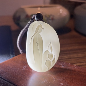 4克杨曦南石工作室作品龙款无相观音偶玉籽料艺术馆独籽吊坠